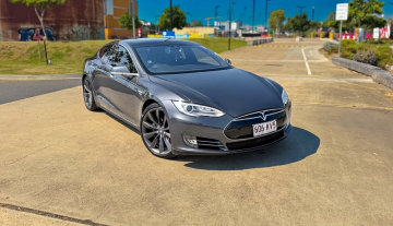 2015 Tesla Model S 85 1.jpg